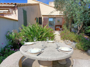 Pavillon avec terrasse 6 personnes, piscine, 700m Plage 6EV2PAV425